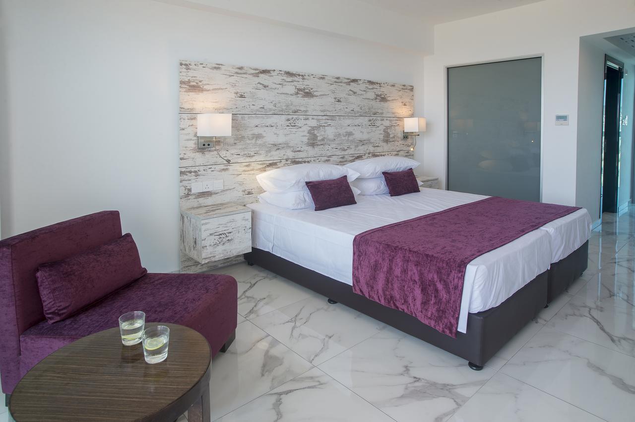 Freij Deluxe Adults Wing Hotel Agia Napa Buitenkant foto